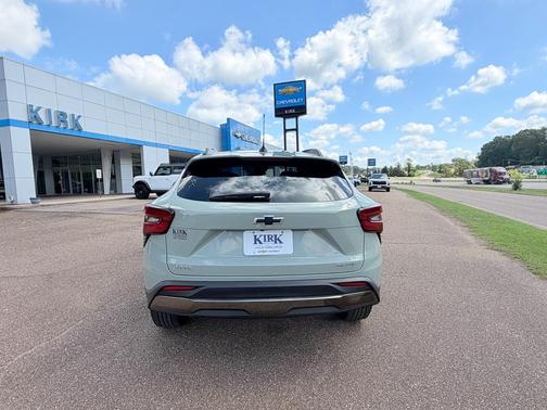 Cacti Green 2026 Chevrolet Trax FWD ACTIV