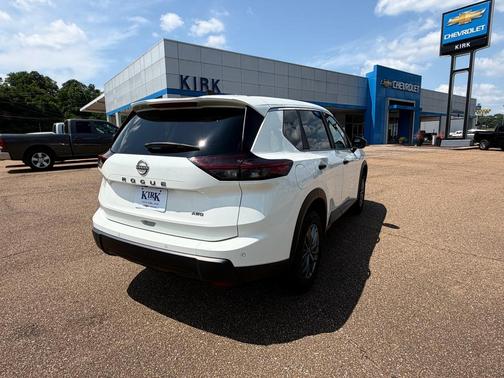 Glacier White 2024 Nissan Rogue S
