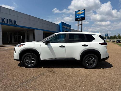 Glacier White 2024 Nissan Rogue S