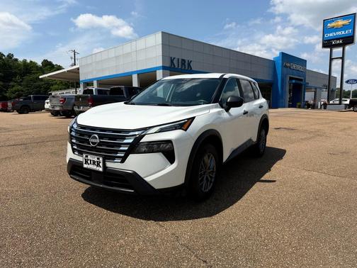 Glacier White 2024 Nissan Rogue S