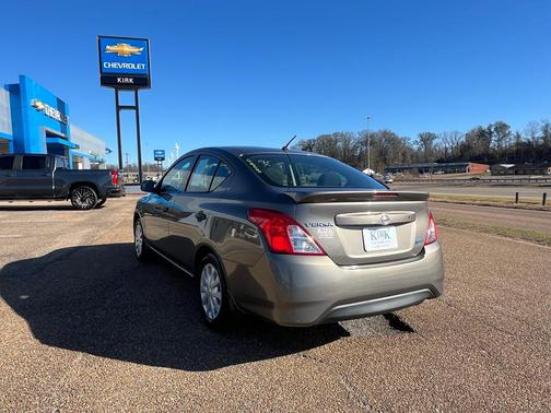 2015 Nissan Versa 1.6 S+