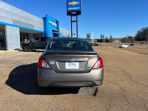 2015 Nissan Versa 1.6 S+