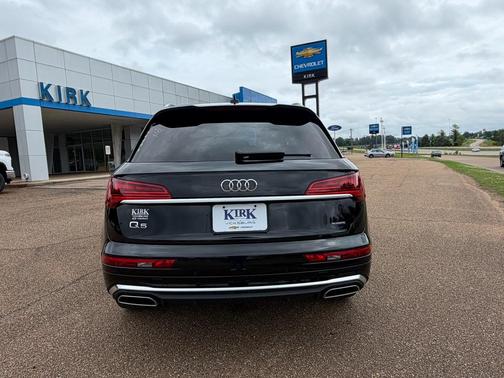 Mythos Black Metallic 2024 Audi Q5 45 S line Premium Plus