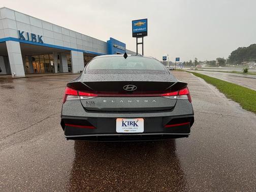 Amazon Gray 2024 Hyundai ELANTRA SEL