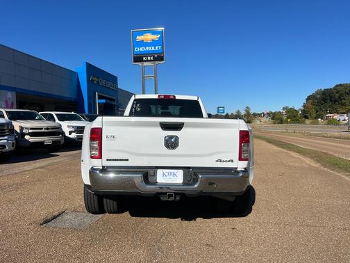 2024 RAM 3500 Big Horn Crew Cab 4x4 8' Box