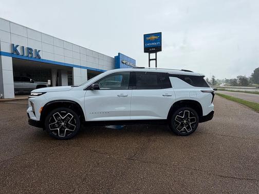 Polar White Tricoat 2026 Chevrolet Traverse High Country