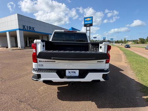 Summit White 2026 Chevrolet Silverado 1500 RST