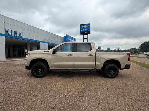 Sand Dune Metallic 2023 Chevrolet Silverado 1500 LT Trail Boss