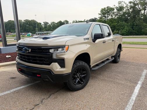 Sand Dune Metallic 2023 Chevrolet Silverado 1500 LT Trail Boss