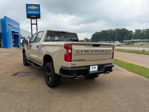 Sand Dune Metallic 2023 Chevrolet Silverado 1500 LT Trail Boss