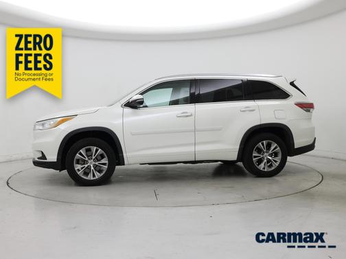 White 2014 Toyota Highlander XLE