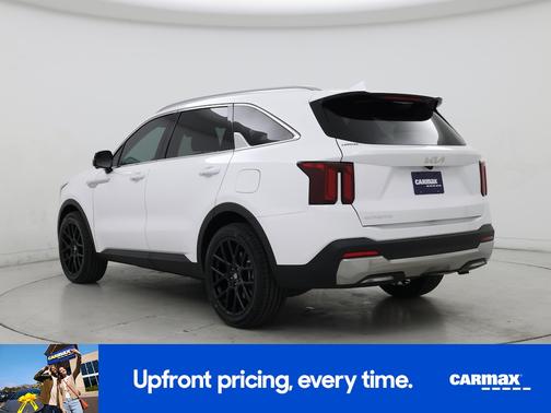 White 2025 Kia Sorento SX