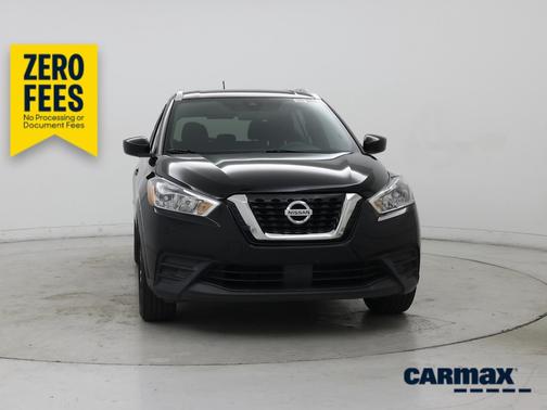 Black 2020 Nissan Kicks SV