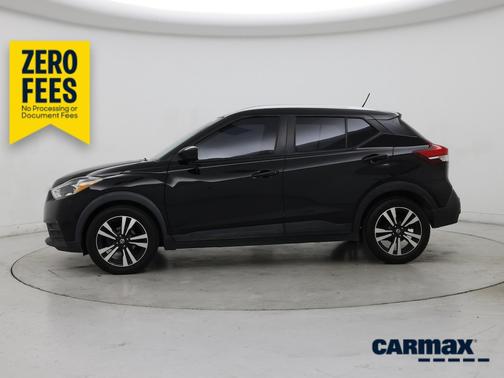 Black 2020 Nissan Kicks SV