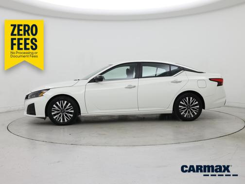 White 2025 Nissan Altima SV