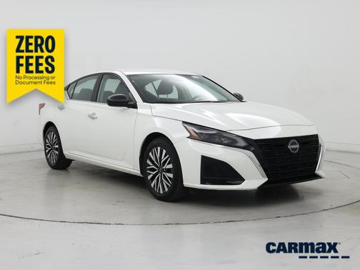 White 2025 Nissan Altima SV