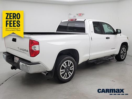 White 2019 Toyota Tundra SR5