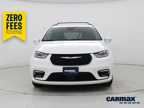 White 2022 Chrysler Pacifica Touring L