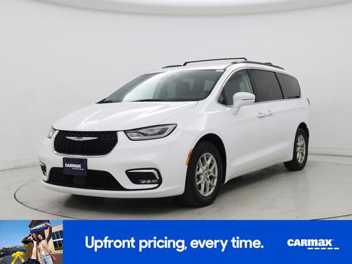 White 2022 Chrysler Pacifica Touring L