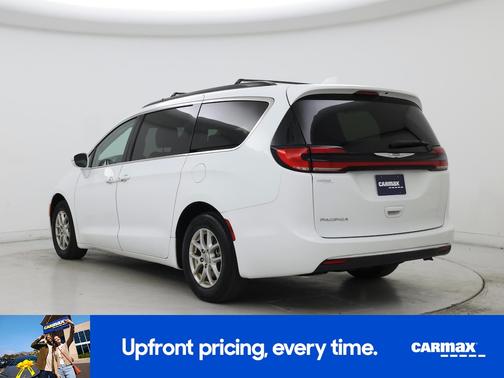 White 2022 Chrysler Pacifica Touring L