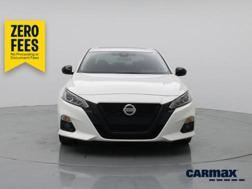White 2022 Nissan Altima SR