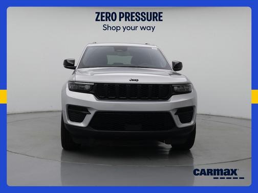 Silver 2024 Jeep Grand Cherokee Altitude