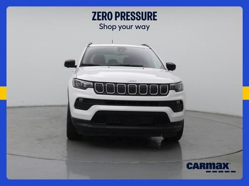 White 2022 Jeep Compass Latitude Lux
