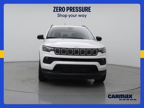 White 2022 Jeep Compass Latitude Lux