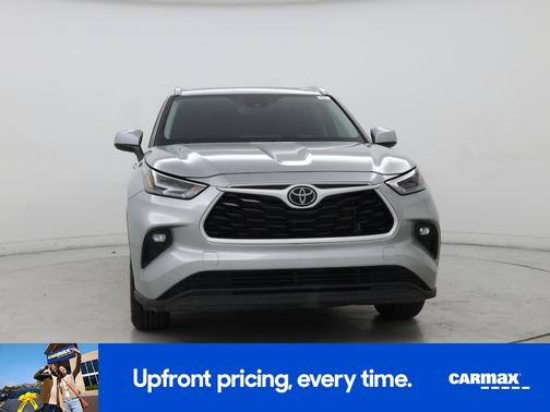 Silver 2024 Toyota Highlander XLE