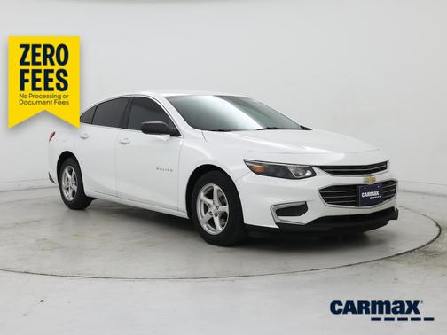 White 2018 Chevrolet Malibu LS