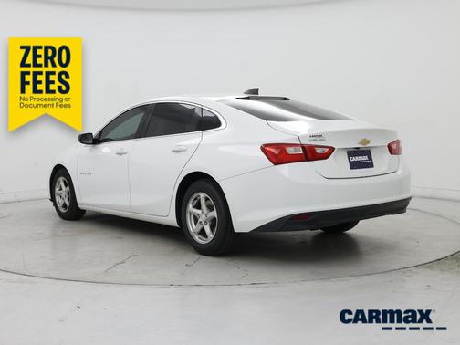 White 2018 Chevrolet Malibu LS