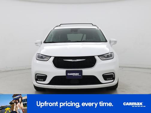 White 2022 Chrysler Pacifica Touring L