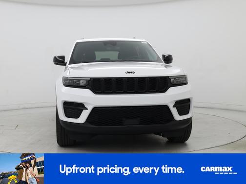 White 2024 Jeep Grand Cherokee Altitude