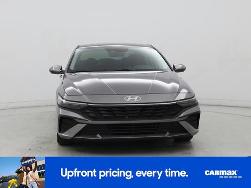 Gray 2025 Hyundai ELANTRA SE