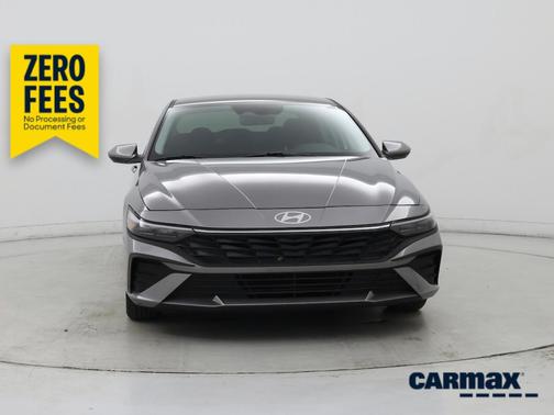 Gray 2025 Hyundai ELANTRA SE