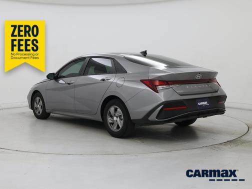 Gray 2025 Hyundai ELANTRA SE