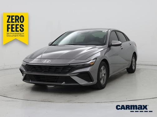 Gray 2025 Hyundai ELANTRA SE