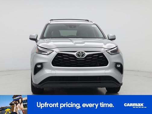 Silver 2023 Toyota Highlander XLE