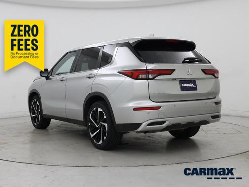 Silver 2024 Mitsubishi Outlander SE