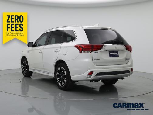 White 2018 Mitsubishi Outlander PHEV SEL