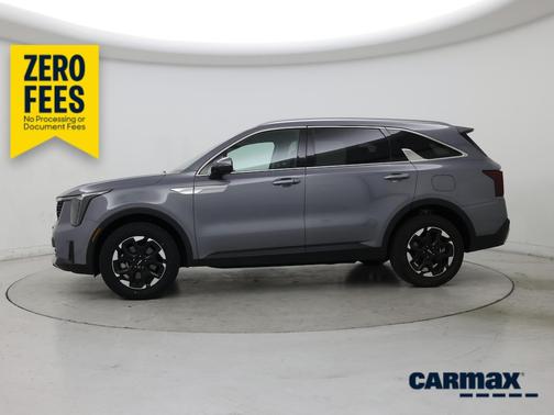 Silver 2024 Kia Sorento S