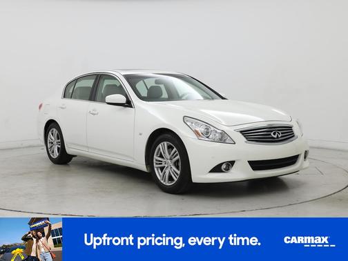 White 2015 INFINITI Q40