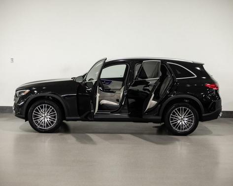 2025 Mercedes-Benz GLC 300 4MATIC