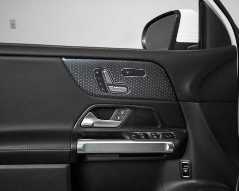 Polar White 2026 Mercedes-Benz GLB 250 4MATIC