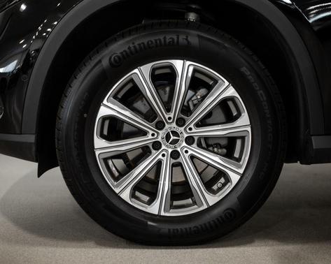Black 2026 Mercedes-Benz GLC 300 4MATIC