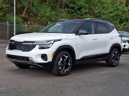 Clear White / Black Roof 2026 Kia Seltos S