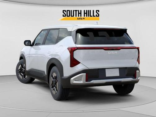 Snow White Pearl 2027 Kia Seltos LX