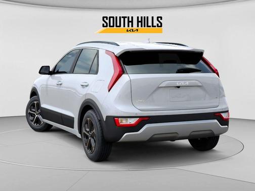 Snow White Pearl 2026 Kia Niro EX