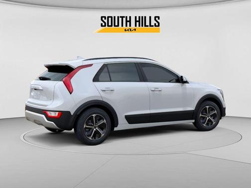 Snow White Pearl 2026 Kia Niro EX