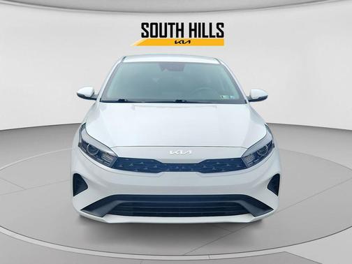 Snow White Pearl 2023 Kia Forte LXS